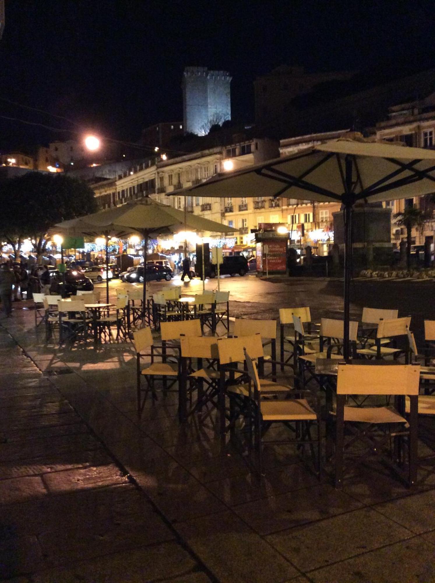 Alloggio Privato Giunic Cagliari Bagian luar foto